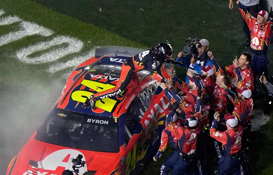 William Byron skates previous crash to Hendrick Motorsports’ tenth win in Daytona 500 William Byron skates previous crash to Hendrick Motorsports’ tenth win in Daytona 500
