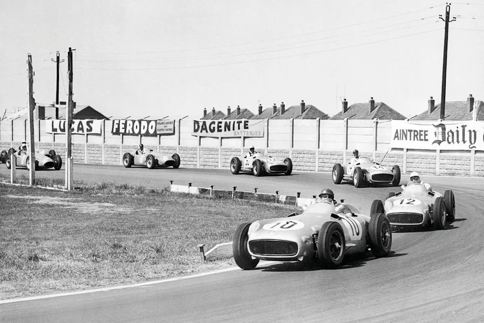 Sir Stirling Moss household feud erupts over £28m property and a lacking crash helmet – report Sir Stirling Moss household feud erupts over £28m property and a lacking crash helmet – report