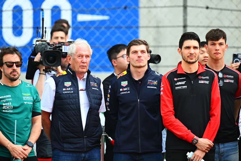 F1 Professional Explains Why Max Verstappen Could Select Aston Martin Over Mercedes F1 Professional Explains Why Max Verstappen Could Select Aston Martin Over Mercedes