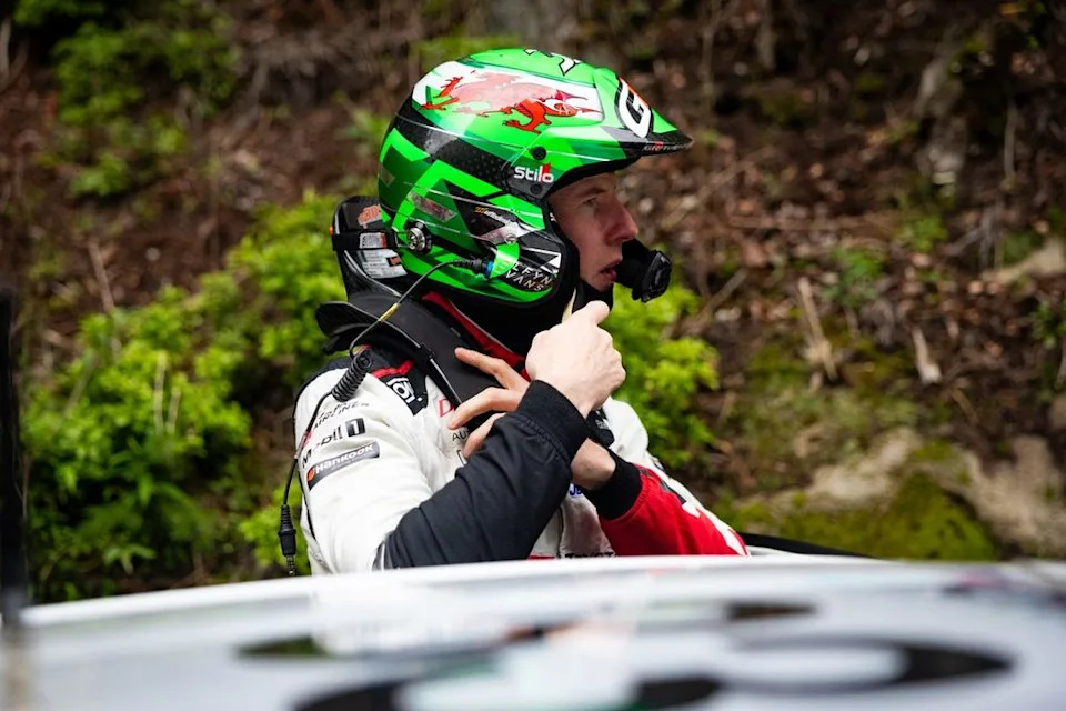 WRC Rally Japan: Elfyn Evans leads as deer delay Oliver Solberg WRC Rally Japan: Elfyn Evans leads as deer delay Oliver Solberg