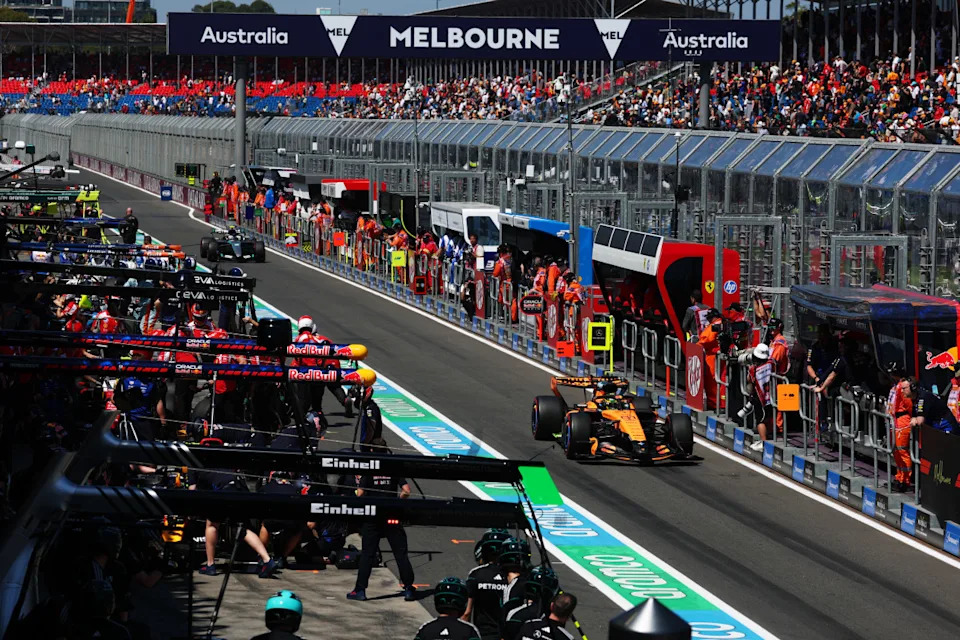 Historic Pit Constructing Demolition Begins 5M F1 Modernization at Albert Park Historic Pit Constructing Demolition Begins 5M F1 Modernization at Albert Park