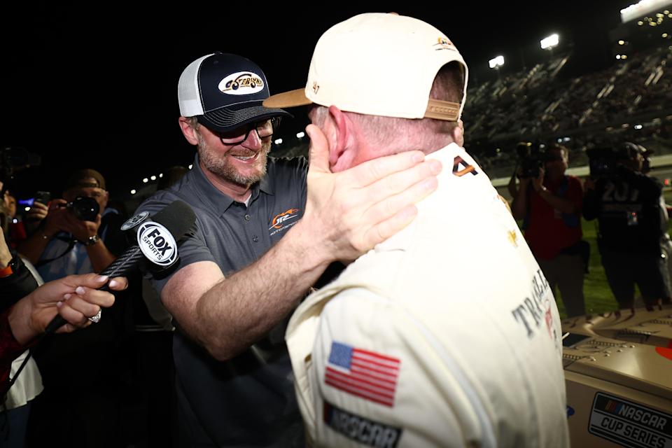 Daytona offers Dale Earnhardt Jr. one other emotional second. His automotive makes Daytona 500 Daytona offers Dale Earnhardt Jr. one other emotional second. His automotive makes Daytona 500