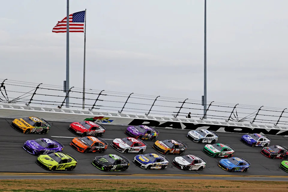 Denny Hamlin Critiques NASCAR’s Pit Technique and Discusses O’Reilly Sequence Aspirations Denny Hamlin Critiques NASCAR’s Pit Technique and Discusses O’Reilly Sequence Aspirations