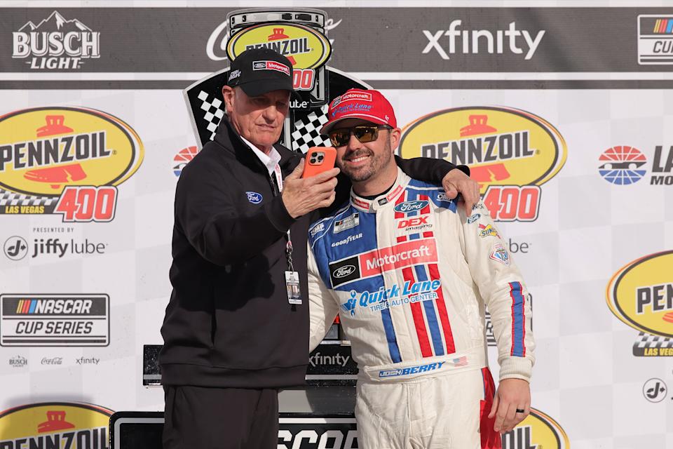 NASCAR By way of the Gears: Josh Berry wins Vegas, makes use of Wooden Brothers to construct his portfolio NASCAR By way of the Gears: Josh Berry wins Vegas, makes use of Wooden Brothers to construct his portfolio