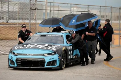 Chase Elliott wins Duel #2 in caution-free race Chase Elliott wins Duel #2 in caution-free race