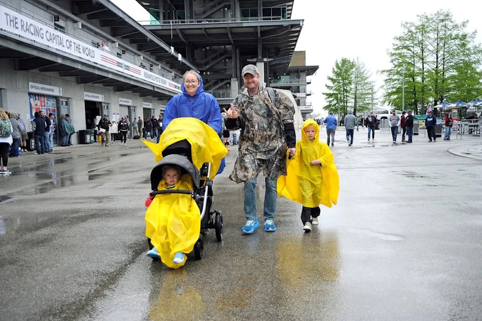Begin of Indy 500 qualifying delayed by rain Begin of Indy 500 qualifying delayed by rain