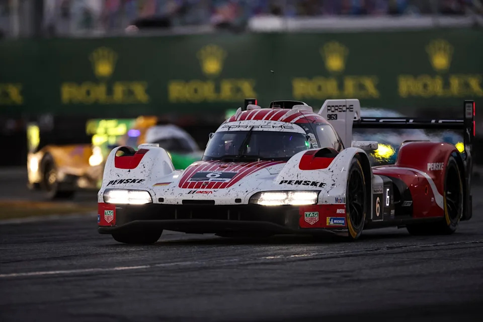 Demoralized Renger van der Zande says “Porsche is enjoying with us” in Rolex 24 Demoralized Renger van der Zande says “Porsche is enjoying with us” in Rolex 24