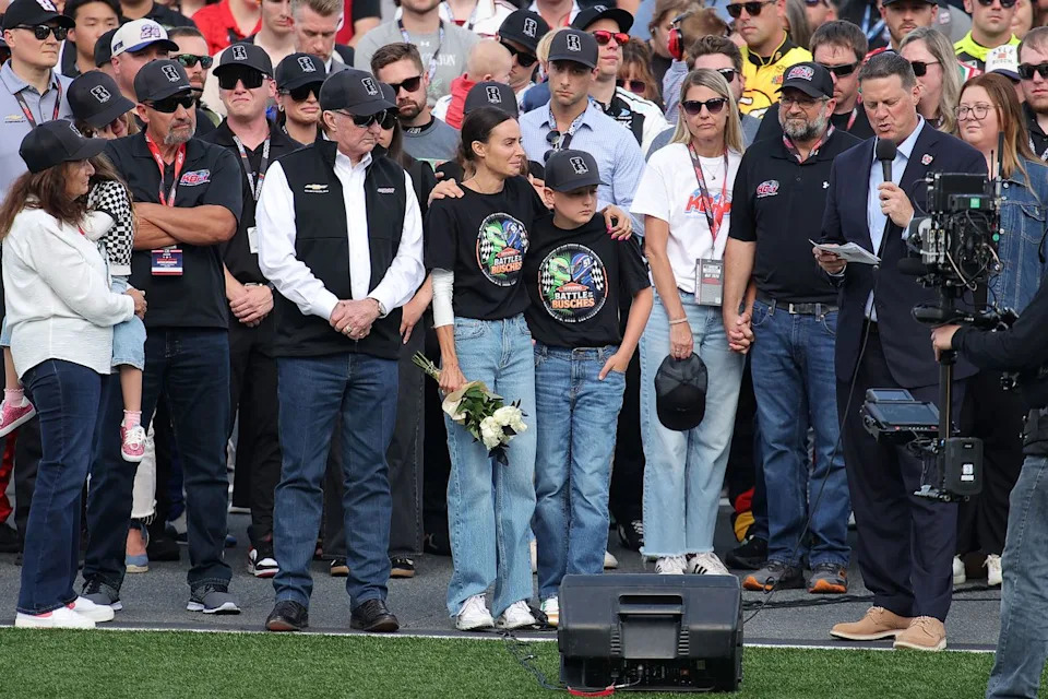 Dale Earnhardt Jr. Reveals Last Texts He Despatched to Kyle Busch the Day Earlier than the Racing Legend’s Loss of life Dale Earnhardt Jr. Reveals Last Texts He Despatched to Kyle Busch the Day Earlier than the Racing Legend’s Loss of life