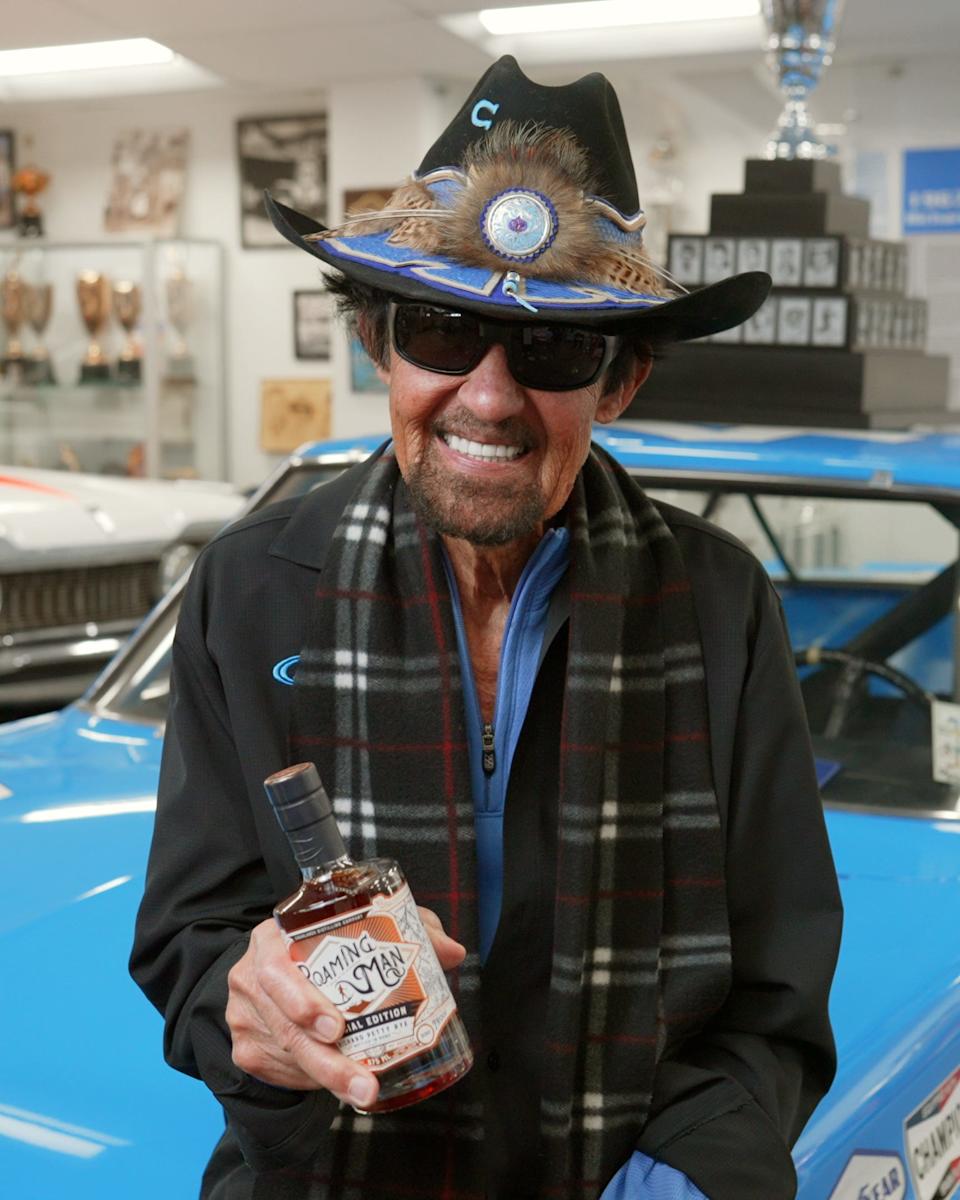 Wanna booze it up with Richard Petty? You may’t, however you should buy NASCAR King’s whiskey Wanna booze it up with Richard Petty? You may’t, however you should buy NASCAR King’s whiskey