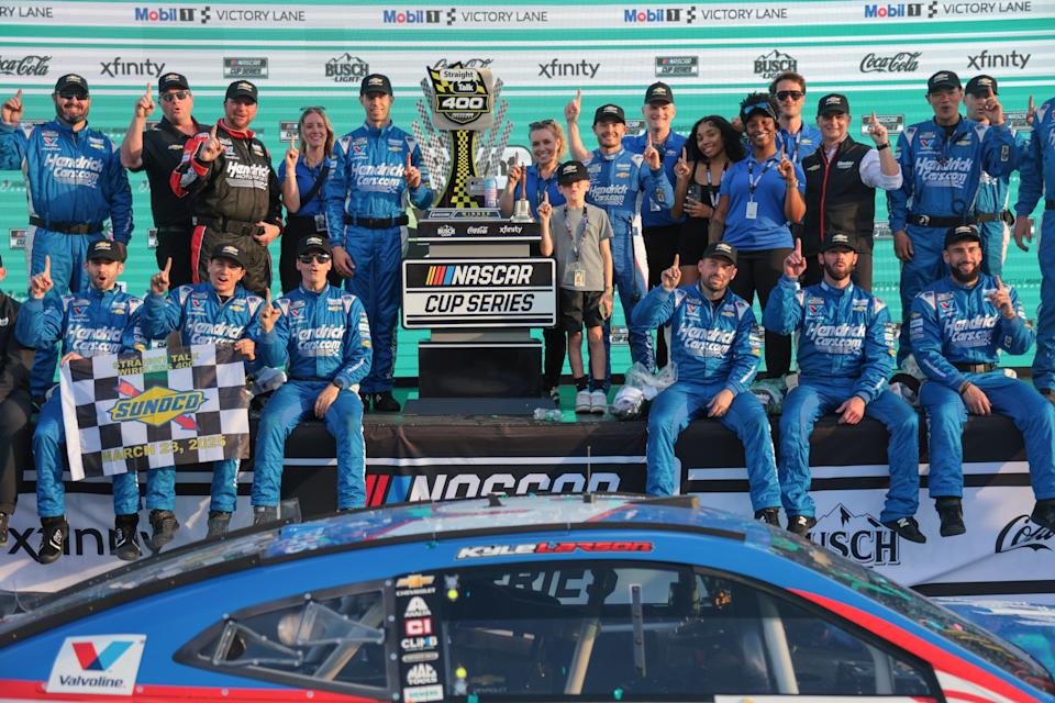 NASCAR Via the Gears: Kyle Larson soaks it up whereas Ryan Blaney cannot give up smoking NASCAR Via the Gears: Kyle Larson soaks it up whereas Ryan Blaney cannot give up smoking