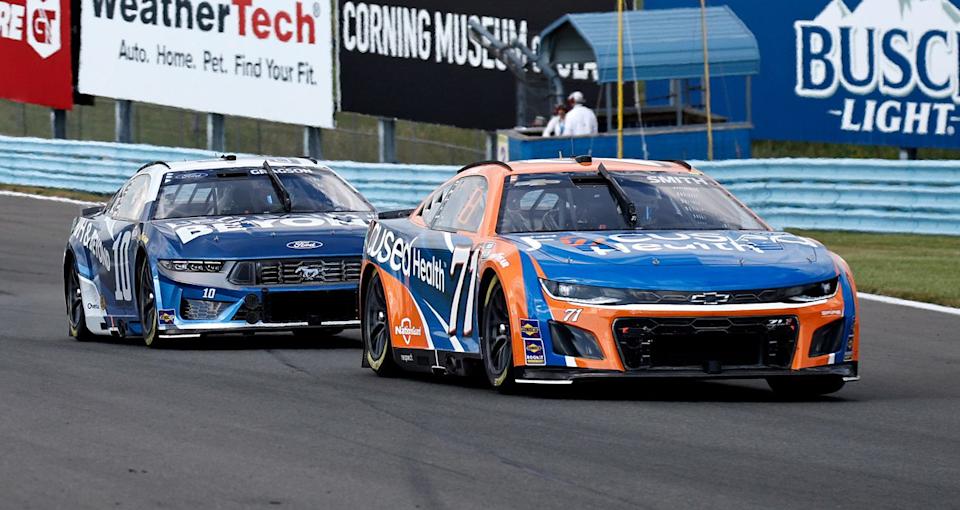 Noah Gragson, others dish on fraternity amongst younger NASCAR drivers Noah Gragson, others dish on fraternity amongst younger NASCAR drivers