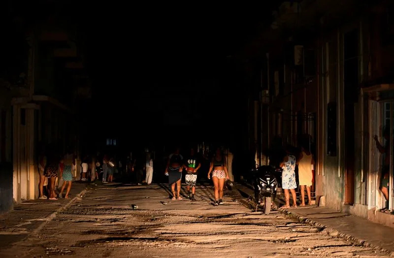 Millions without electricity as Cuba’s power grid collapses Millions without electricity as Cuba’s power grid collapses