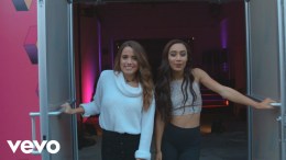Vevo – Eva and Tess Hang Out at The Year In Vevo Vevo – Eva and Tess Hang Out at The Year In Vevo