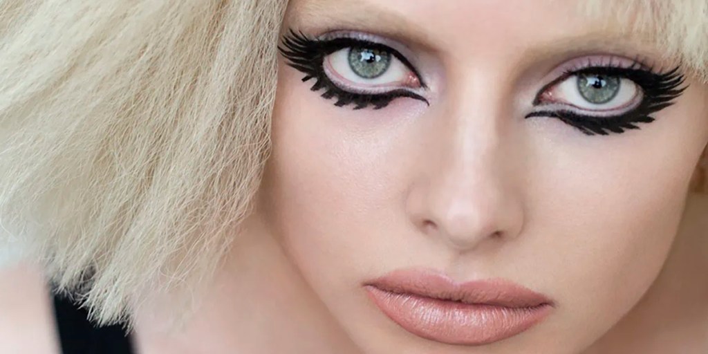 60s Halloween Makeup Tutorial with Graphic Liner 60s Halloween Makeup Tutorial with Graphic Liner