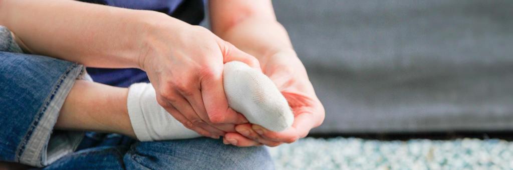 Little finger bunion (tailor’s bunion) causes and treatments Little finger bunion (tailor’s bunion) causes and treatments