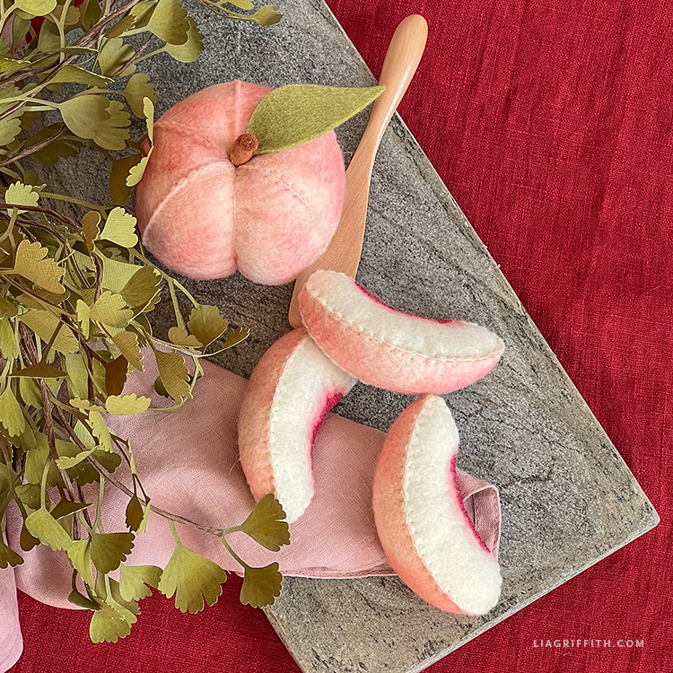 Felt Peach – Lia Griffith Felt Peach – Lia Griffith