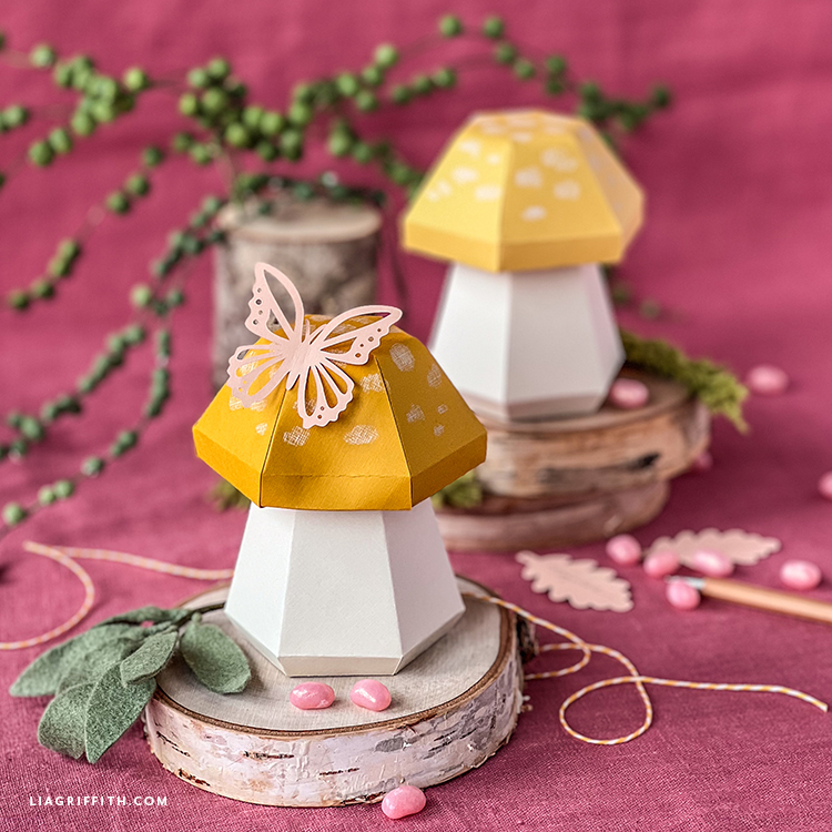 Mushroom shaped cardboard candy boxes Mushroom shaped cardboard candy boxes