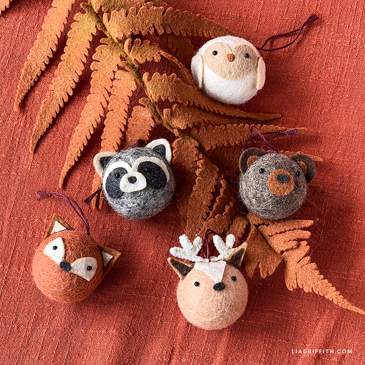 Felt ball Forest animals – Lia Griffith Felt ball Forest animals – Lia Griffith
