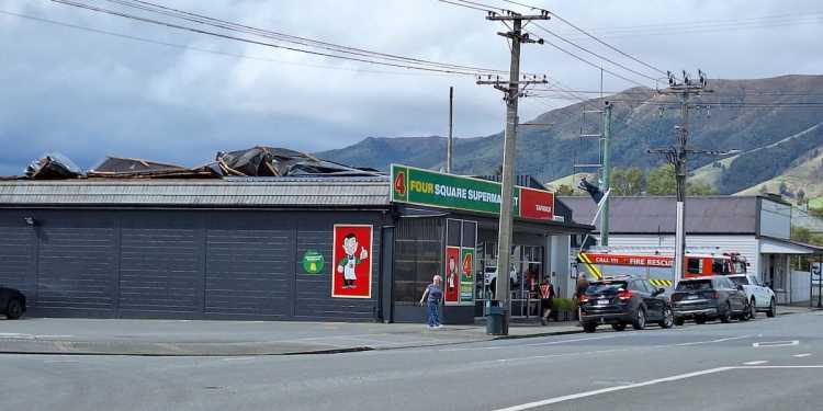 Winds Damage Roof of Tapanui Supermarket During Otago Storm Winds Damage Roof of Tapanui Supermarket During Otago Storm
