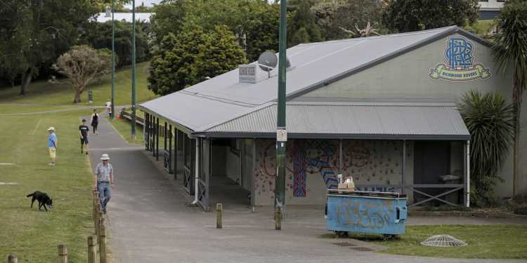 Teens Reportedly Attack People in Grey Lynn Park Teens Reportedly Attack People in Grey Lynn Park