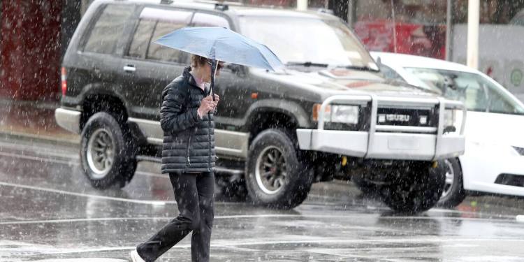 Auckland weather warning: Heavy rain and tornado risk Auckland weather warning: Heavy rain and tornado risk