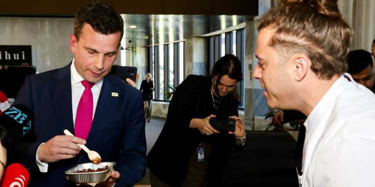 Cabinet Drops Māori Name for School Lunches Program Cabinet Drops Māori Name for School Lunches Program