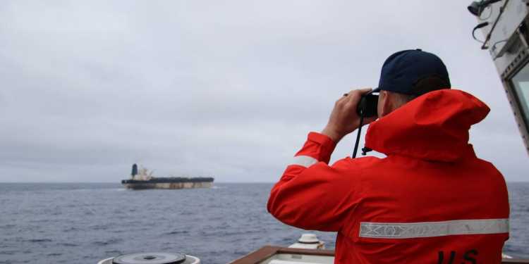 US Seizes Russia-Flagged Oil Tanker in North Atlantic US Seizes Russia-Flagged Oil Tanker in North Atlantic