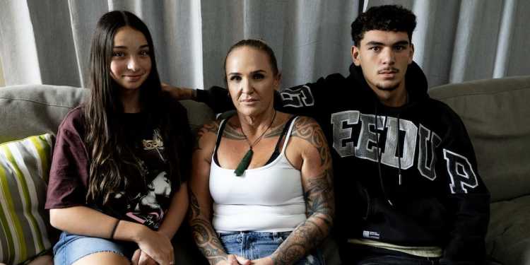 Pāpāmoa Landslide Displaces Family After Home Red-Stickered Pāpāmoa Landslide Displaces Family After Home Red-Stickered