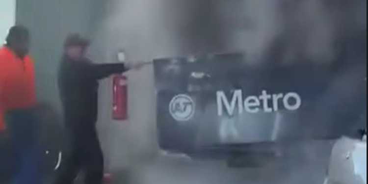 Footage emerges of bus engulfed in flames on Auckland’s North Shore, driver fights fire Footage emerges of bus engulfed in flames on Auckland’s North Shore, driver fights fire