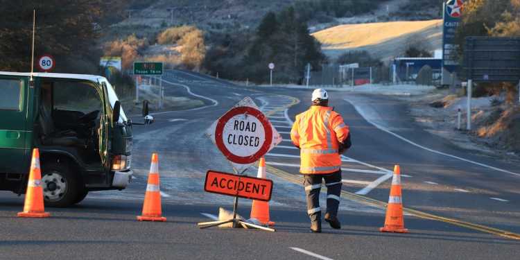 Petrol tanker crash south of Rotorua kills one, SH5 closed Petrol tanker crash south of Rotorua kills one, SH5 closed