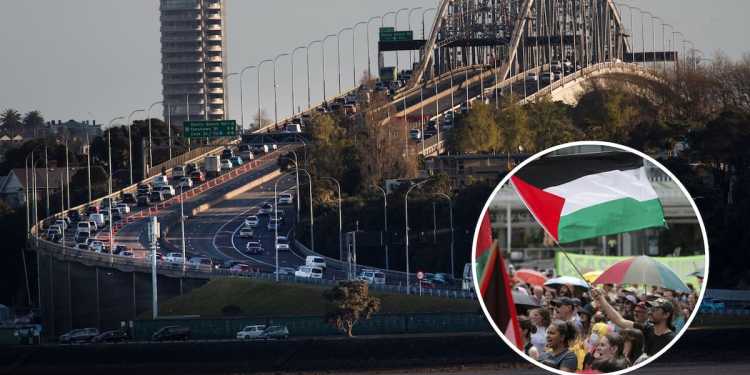 Auckland Harbour Bridge Closes to Southbound Traffic for Protest Auckland Harbour Bridge Closes to Southbound Traffic for Protest