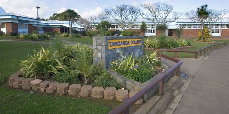 Tangaroa College advises students to conceal uniforms in public Tangaroa College advises students to conceal uniforms in public