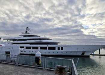 Eric Smidt’s 1 Million Yacht Infinity in Auckland Eric Smidt’s 1 Million Yacht Infinity in Auckland