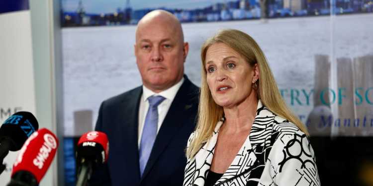 Government Offers 00 Bonus to Reduce Teen Benefits Government Offers 00 Bonus to Reduce Teen Benefits