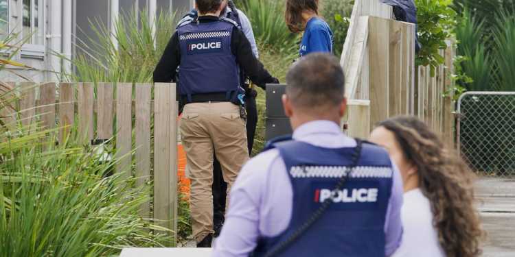 Manurewa homicide investigation: Police yet to lay charges after man slain, not seeking anyone else Manurewa homicide investigation: Police yet to lay charges after man slain, not seeking anyone else