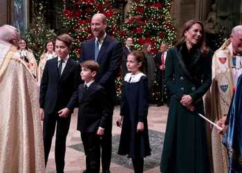 Princess of Wales hosts Christmas carol service at abbey Princess of Wales hosts Christmas carol service at abbey