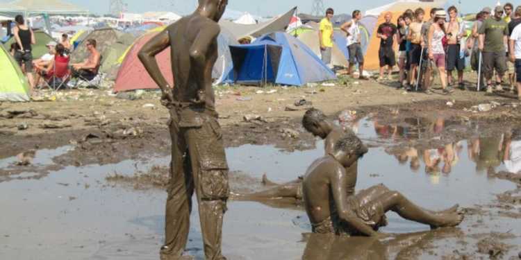 Music Festival Experiences: Attendee Reports of Issues and Conditions Music Festival Experiences: Attendee Reports of Issues and Conditions