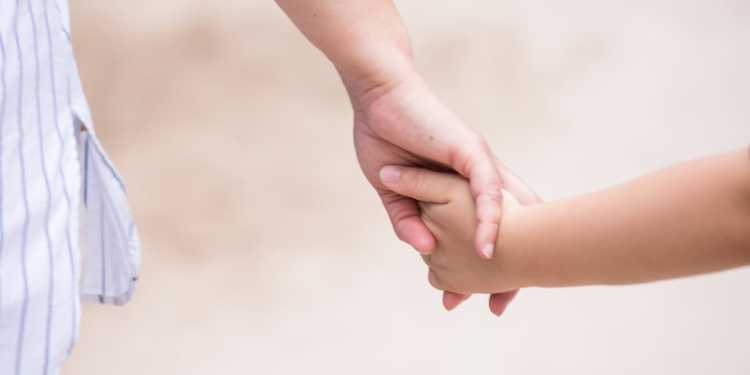 Mum allegedly sexually assaulted while walking 3-year-old to Pakuranga daycare, calls for caution Mum allegedly sexually assaulted while walking 3-year-old to Pakuranga daycare, calls for caution