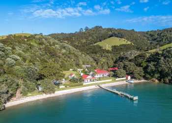 Waiheke and Aotea Great Barrier helipads: Tougher consenting rules proposed by Auckland Council Waiheke and Aotea Great Barrier helipads: Tougher consenting rules proposed by Auckland Council