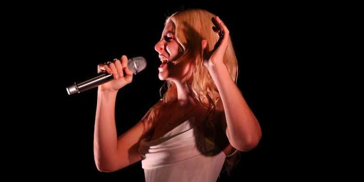 Lorde gave a phone number to fans: Here’s what happened when they texted it Lorde gave a phone number to fans: Here’s what happened when they texted it