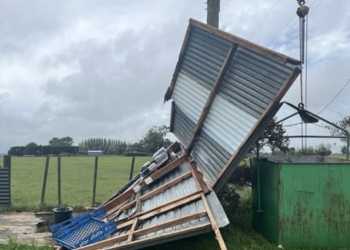 Whanganui tornado damages caravan, injures one at Dudding Lake Whanganui tornado damages caravan, injures one at Dudding Lake