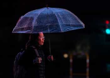 Lightning strikes Wellington flats as storm closes Remutaka Hill Rd, rain and snow to hit NZ Lightning strikes Wellington flats as storm closes Remutaka Hill Rd, rain and snow to hit NZ