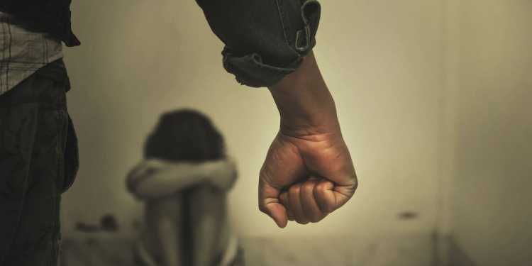 Man Assaults Child Over Misunderstanding About Cellphone Man Assaults Child Over Misunderstanding About Cellphone