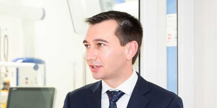 Bowel Cancer Screening Age Lowered to 58
Home Tests to Be Available Bowel Cancer Screening Age Lowered to 58
Home Tests to Be Available