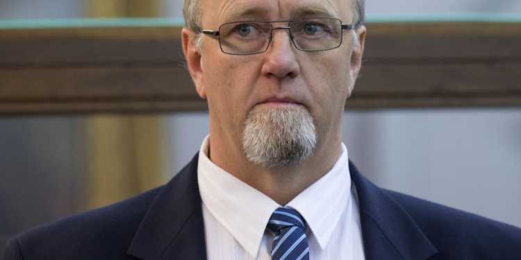 Steve Braunias: My summer with Mark Lundy Steve Braunias: My summer with Mark Lundy