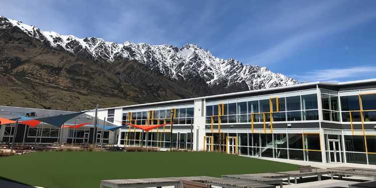 Helicopter dispatched to Wakatipu High School camp for student injury Helicopter dispatched to Wakatipu High School camp for student injury