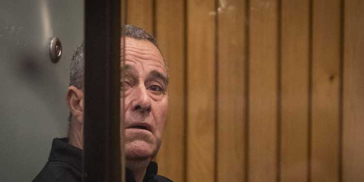 Nelson standoff: Phillip Mant jailed for 5 years over hostage and bomb threat Nelson standoff: Phillip Mant jailed for 5 years over hostage and bomb threat