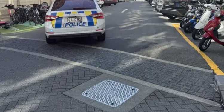 Wellington and Palmerston North District Courts evacuated over bomb threats Wellington and Palmerston North District Courts evacuated over bomb threats