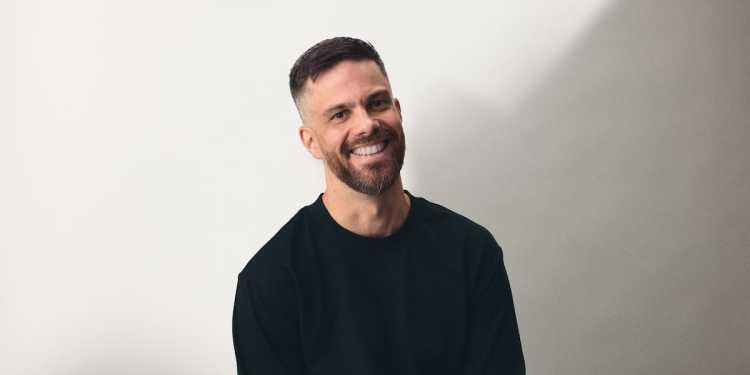 Nik McIntosh’s Bowel Cancer Diagnosis at Age 17 Nik McIntosh’s Bowel Cancer Diagnosis at Age 17