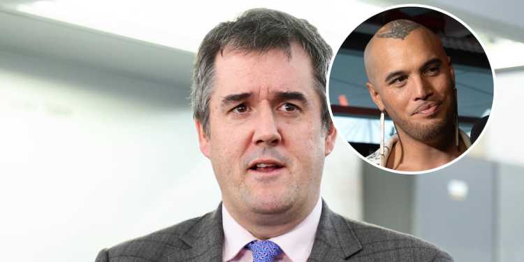 Chris Bishop apologises for ‘crap’ comment at music awards Chris Bishop apologises for ‘crap’ comment at music awards